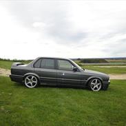 BMW E30 325i