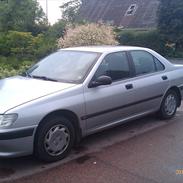 Peugeot 406  1,8 16v 4 dørs SL