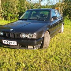 BMW e34 520i  12v   skrottet