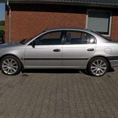 Toyota Avensis Terra Solgt