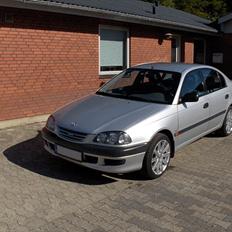 Toyota Avensis Terra Solgt