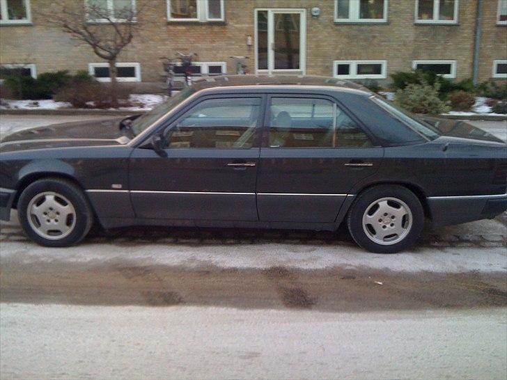 Mercedes Benz W124 260e solgt billede 3