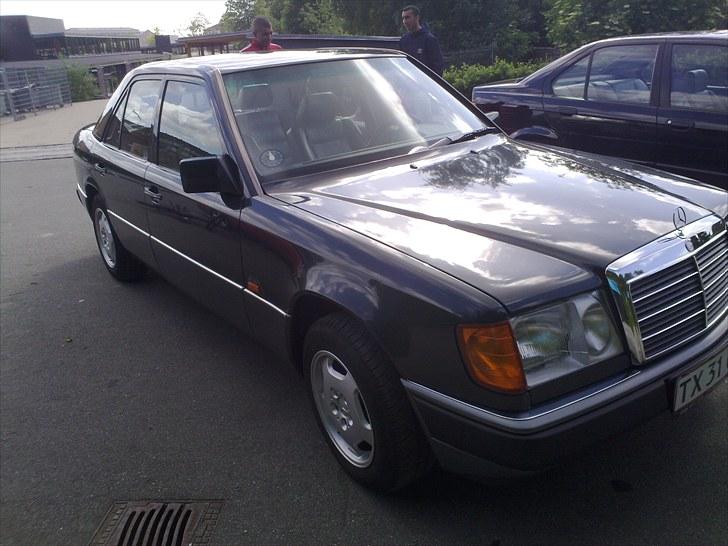 Mercedes Benz W124 260e solgt billede 9