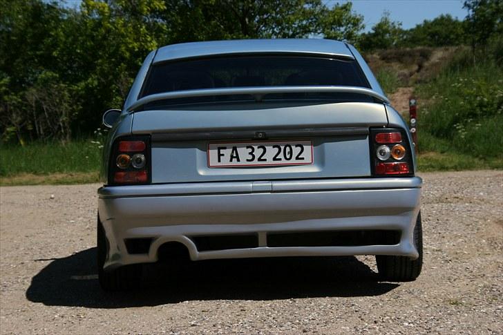 Opel Vectra A 2.0i *SOLGT* billede 4