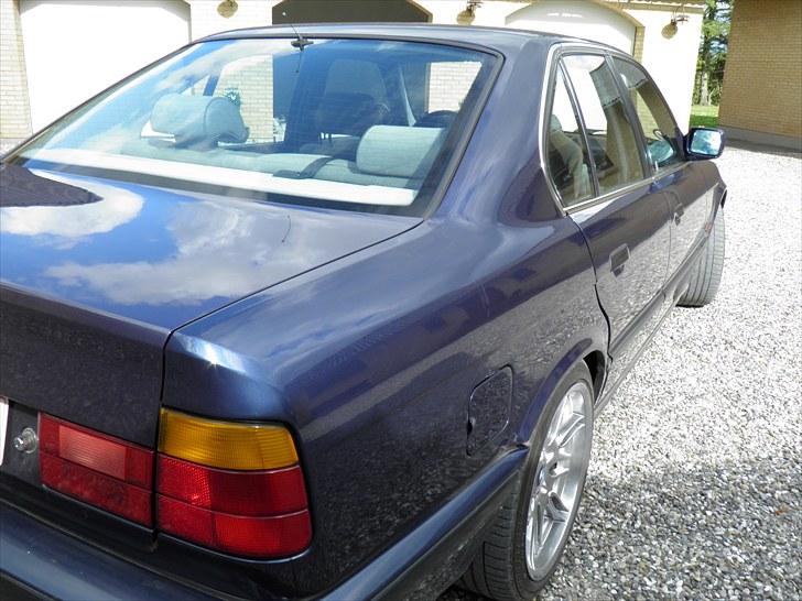 BMW 525i 2,8i Vanos (SOLGT) billede 8