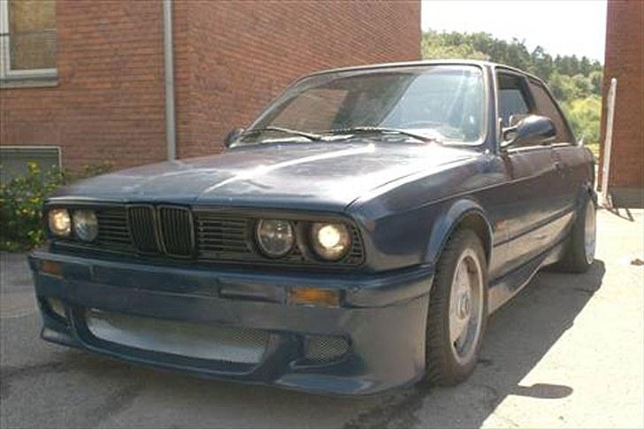 BMW 325i E30 solgt - Som jeg købte den - Før ombygningen.. Er heldigvis ændret nu!  billede 14