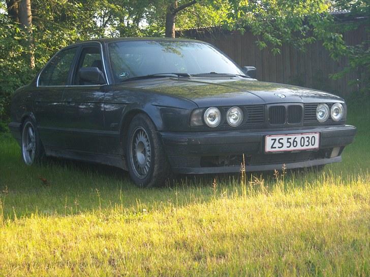 BMW e34 520i  12v   skrottet billede 2