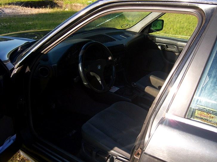 BMW e34 520i  12v   skrottet billede 10