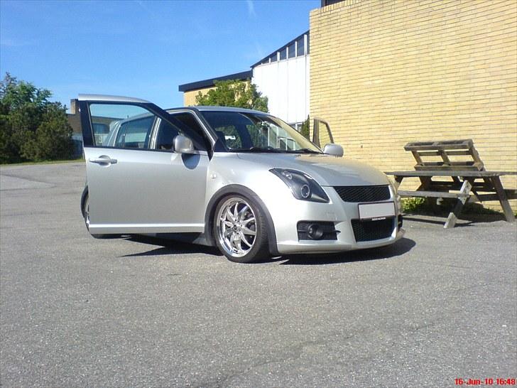 Suzuki Swift 1,3L 16v SOLGT billede 9