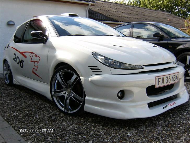 Peugeot 206 XS ..:: SOLGT ::.. - Gammelt Billede , Alt sort og Grafik er fjernet for et mere clean look billede 1