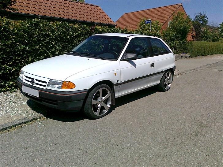 Opel astra f  billede 2