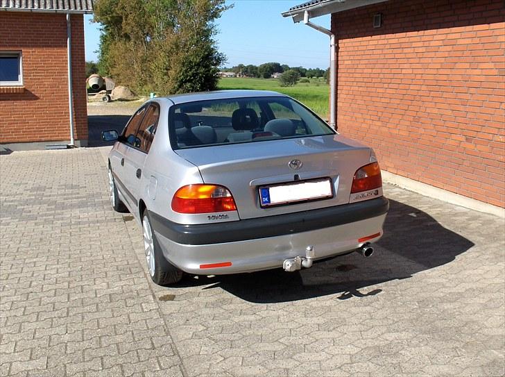 Toyota Avensis Terra Solgt billede 1