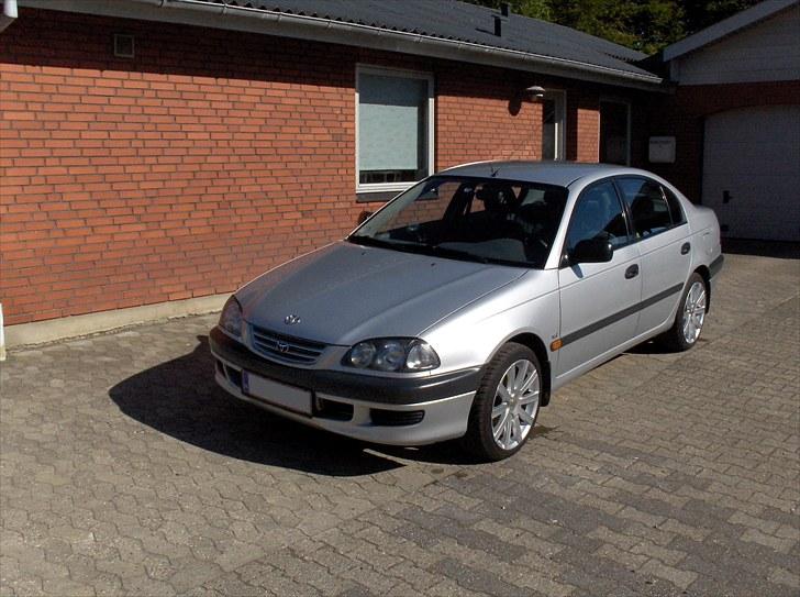 Toyota Avensis Terra Solgt billede 3