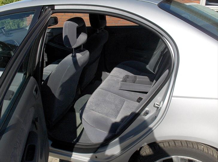 Toyota Avensis Terra Solgt billede 7