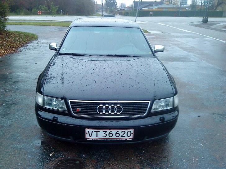 Audi S8 "custom" SOLGT!! - sådan så bilen ud da jeg fik den ;) så der er da sket en del... billede 17