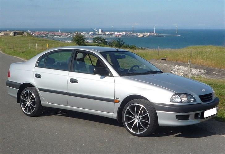 Toyota Avensis 1.8 billede 12