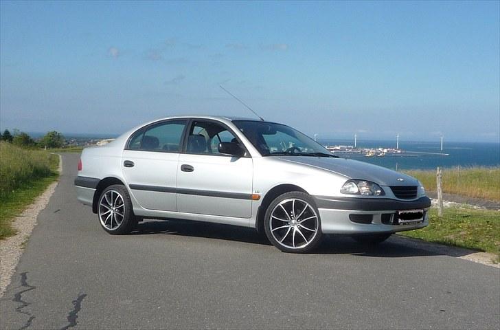 Toyota Avensis 1.8 billede 13