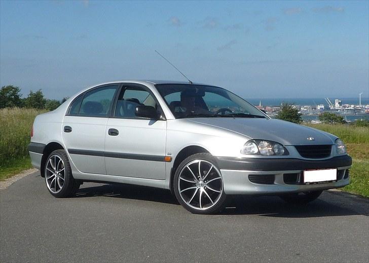 Toyota Avensis 1.8 billede 15