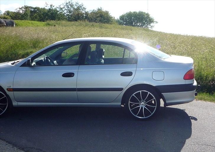 Toyota Avensis 1.8 billede 16