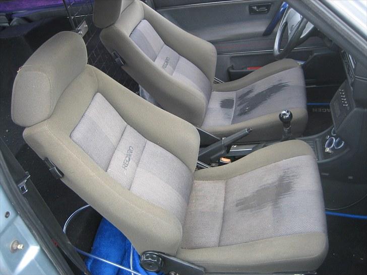 VW Golf 2 (turbo) - Juni 2010. Sæder bærer præg af slid billede 7