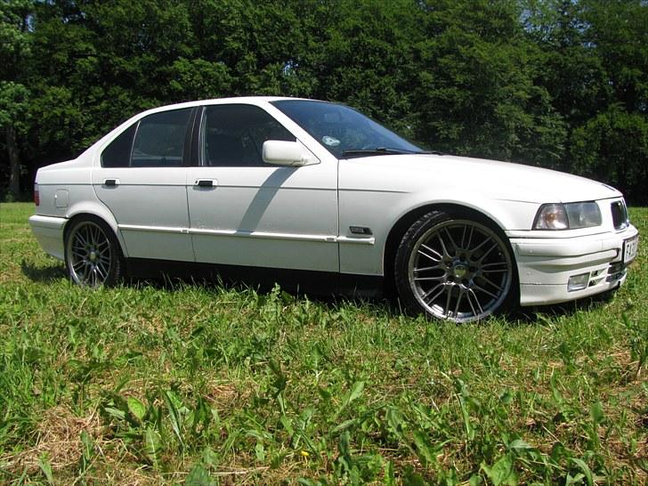 BMW e36 320i SOLGT billede 1