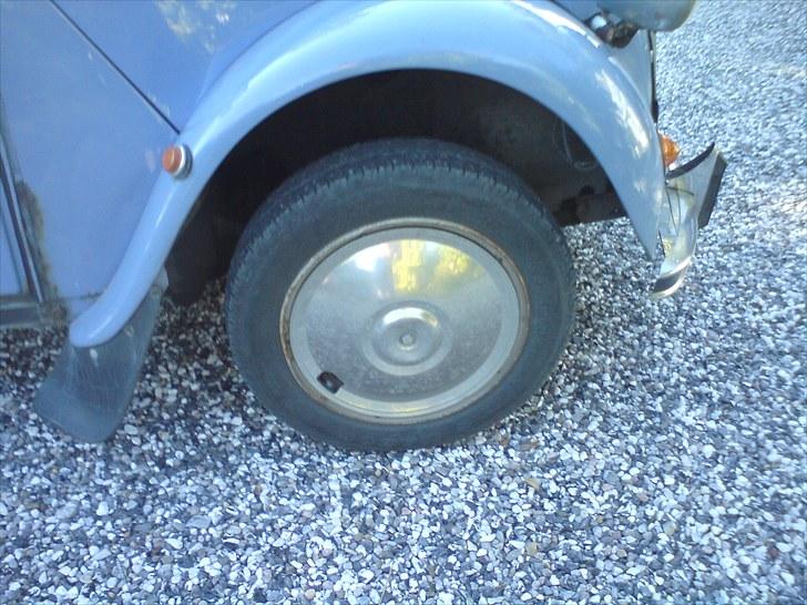 Citroën 2CV *SOLGT* - Rigtig hardcore gangster dæk .. Næsten lige så tykke som knallertdæk billede 10