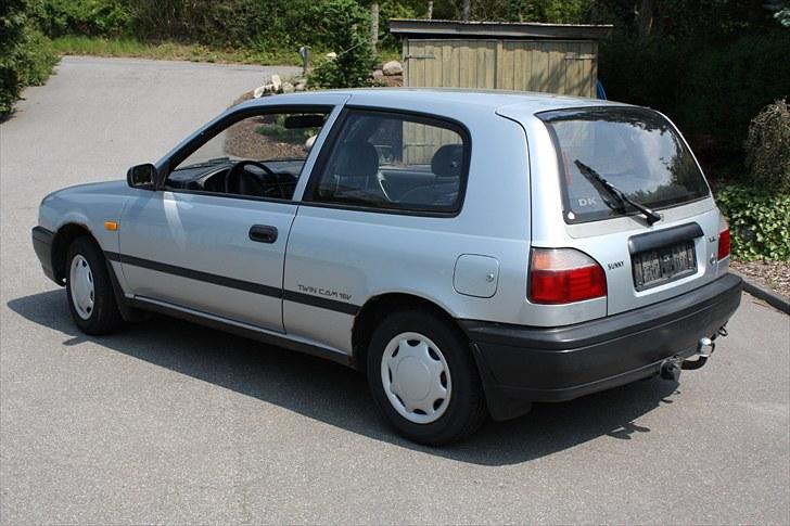 Nissan Sunny 1,4 Twin cam 16v billede 4
