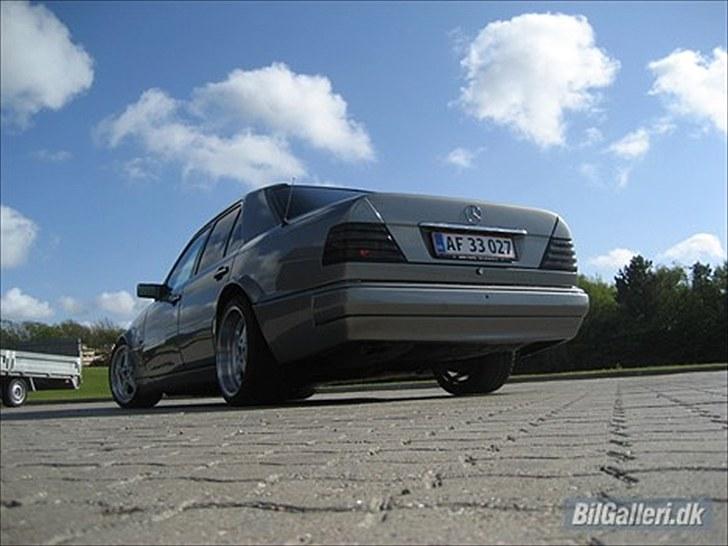 Mercedes Benz w124 300E / 500E look billede 1