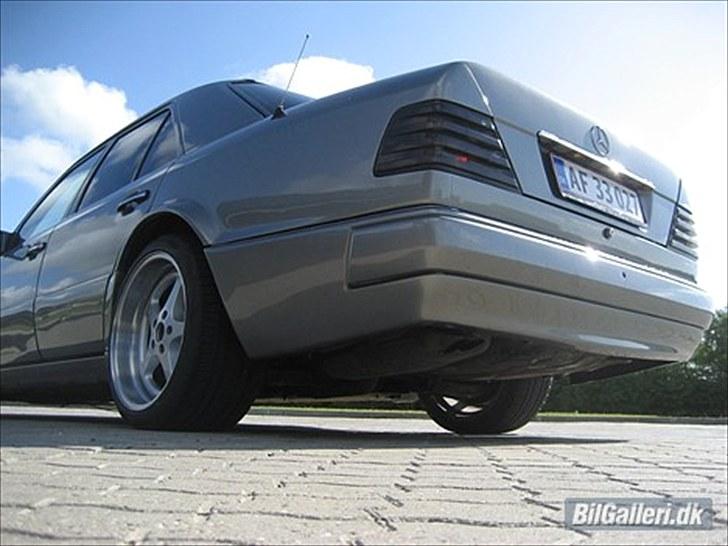 Mercedes Benz w124 300E / 500E look billede 2