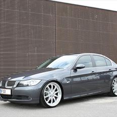 BMW 325i E90 KONEBIL SOLGT