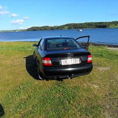 Audi A4 1,6 b5 SOLGT