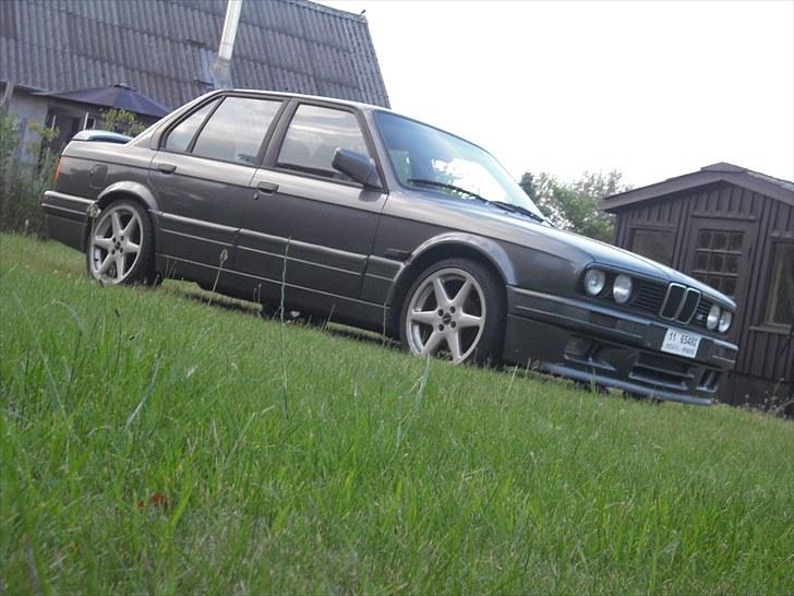 BMW e30 mtec 2 - SOLGT  billede 1