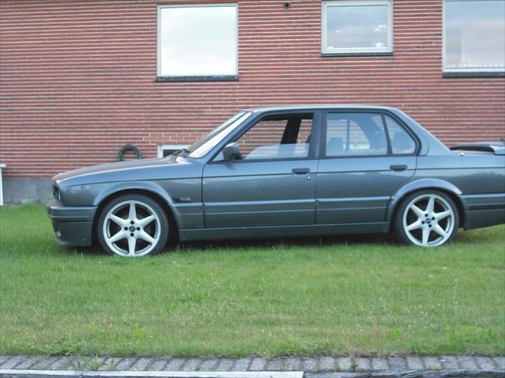 BMW e30 mtec 2 - SOLGT  billede 4
