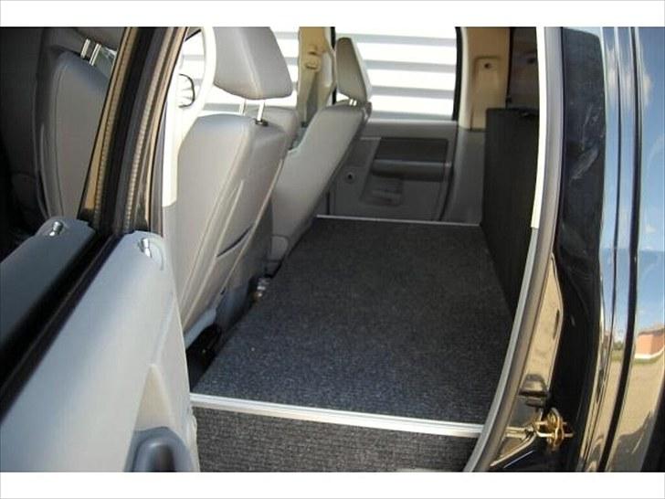 Dodge Ram 1500 4X4 Hemi - Det originale bagsæde afmonteret. billede 17