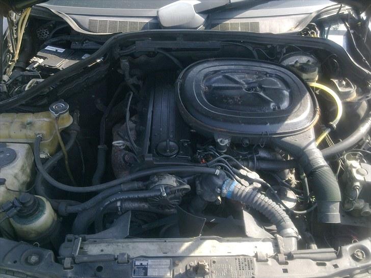 Mercedes Benz 190E (solgt) billede 8