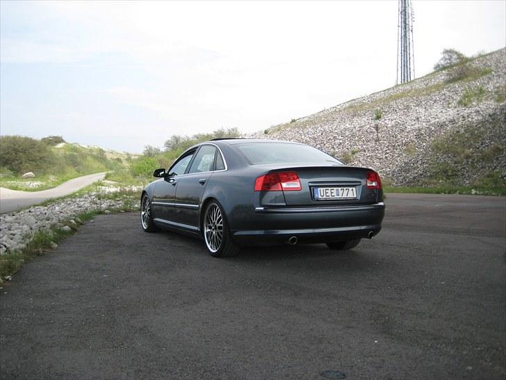 Audi A8 4.2 Quattro - Clean røv på den lille dame....  Syntes det blev helt oki.... billede 13
