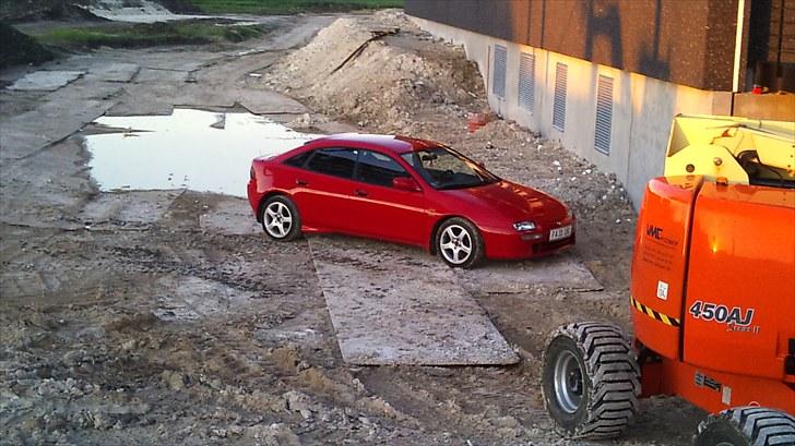 Mazda 323 f solgt  billede 1