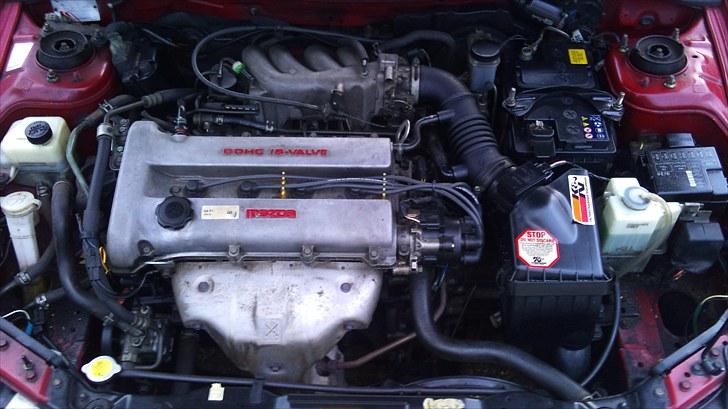 Mazda 323 f solgt  billede 2