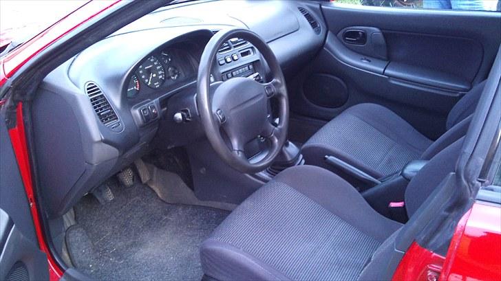 Mazda 323 f solgt  billede 3