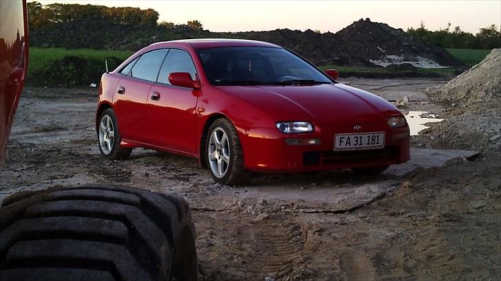 Mazda 323 f solgt  billede 7