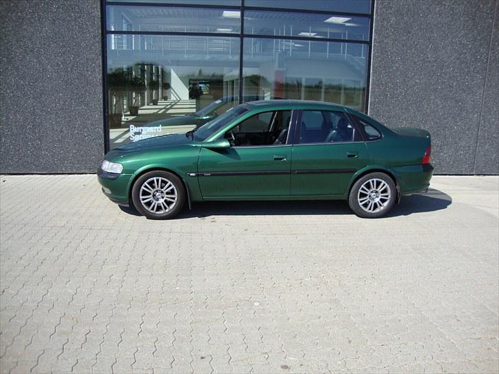Opel Vectra b 2.5 v6 SOLGT billede 2