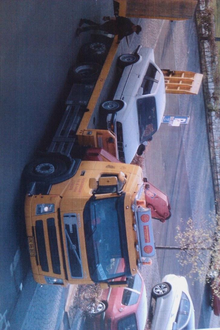 BMW e30 320i coupe - knækkede bag broen på den så den skulle lige hentes igen... billede 15