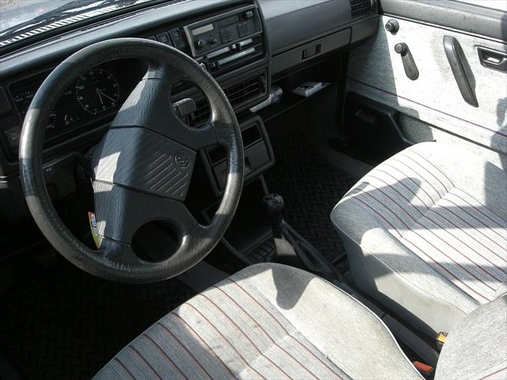 VW Golf - Kabinen er som sagt ret standard, eneste ændring fra billedet er en anden HU billede 2