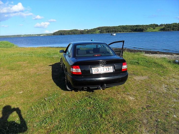 Audi A4 1,6 b5 SOLGT billede 3