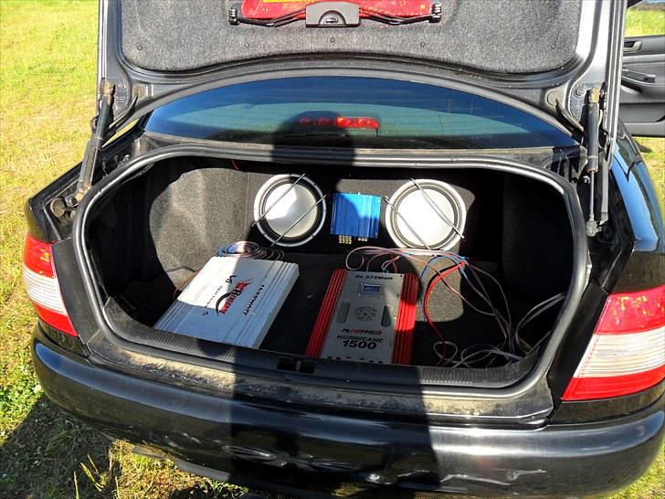 Audi A4 1,6 b5 SOLGT billede 5