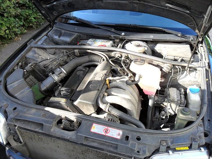 Audi A4 1,6 b5 SOLGT billede 9