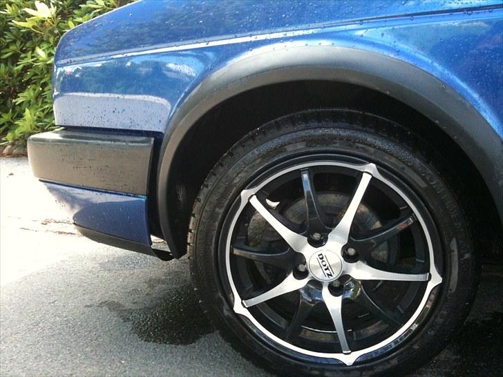 VW Golf 2 1,6 Diesel !! - Med de "nye" fælge :) billede 2