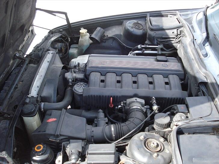 BMW E34 "SOLGT" billede 5