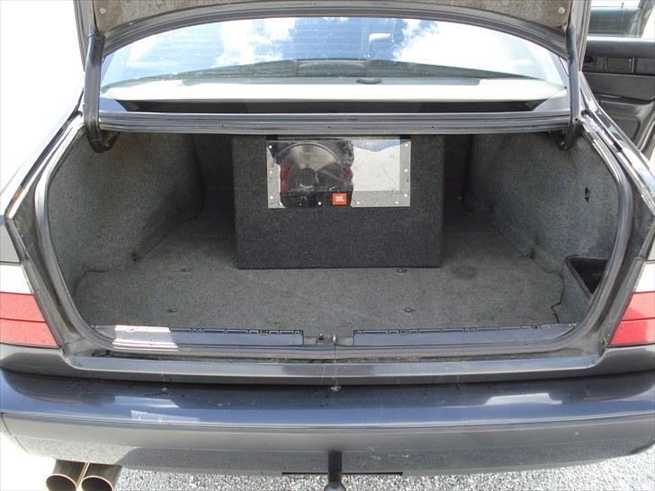 BMW E34 "SOLGT" billede 10