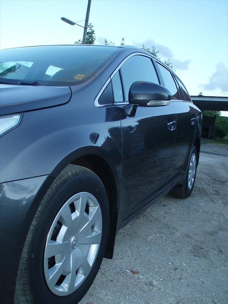 Toyota Avensis D-4D TX *SOLGT* billede 4